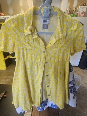 Old Navy Yellow Floral Button-Front Shirt